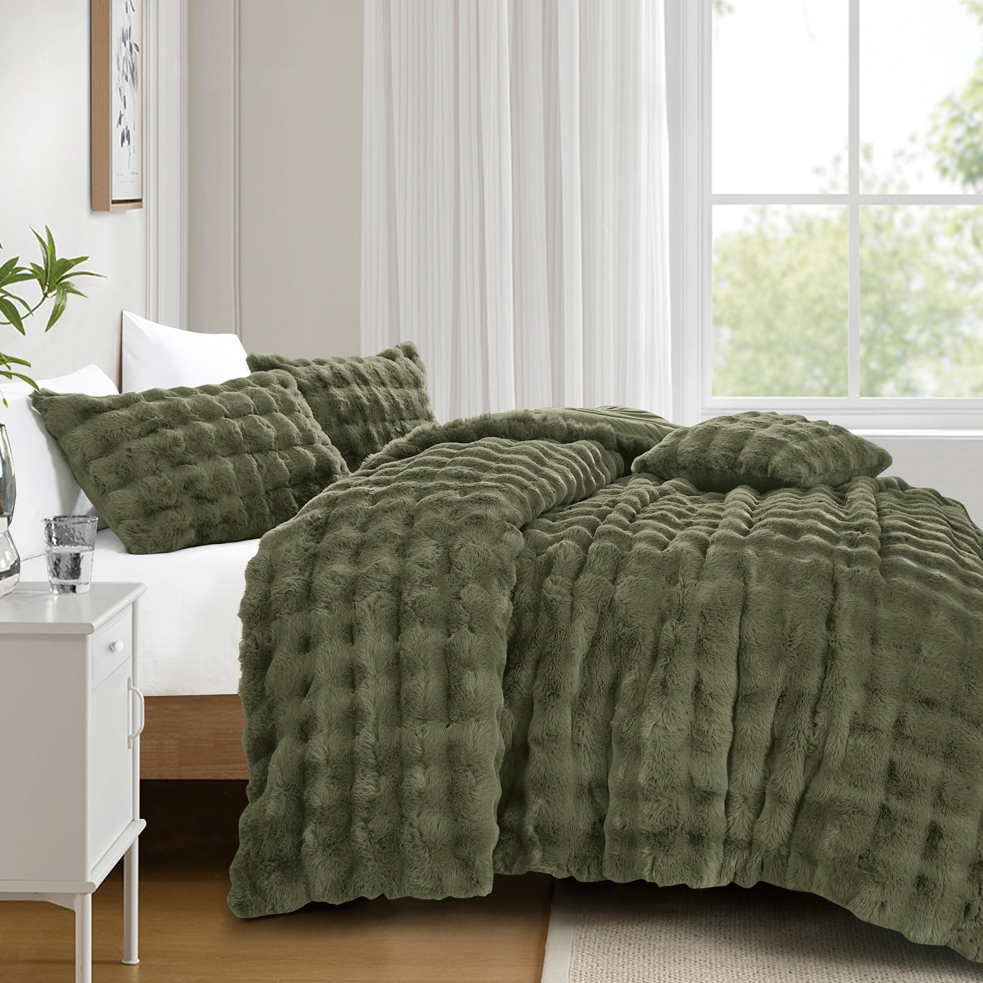 HIG 4-Piece Green Faux Fur Comforter Set – Soft Cozy Bubble Texture, All-Season Bedding, Includes Comforter, 2 Shams & 1 Decorative Pillow, King
