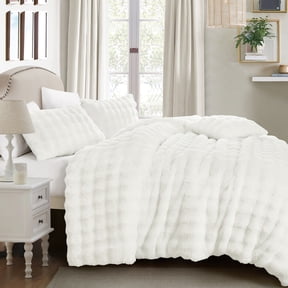 HIG 4-Piece White Faux Fur Comforter Set – Soft Cozy Bubble Texture, All-Season Bedding, Includes Comforter, 2 Shams & 1 Decorative Pillow, King