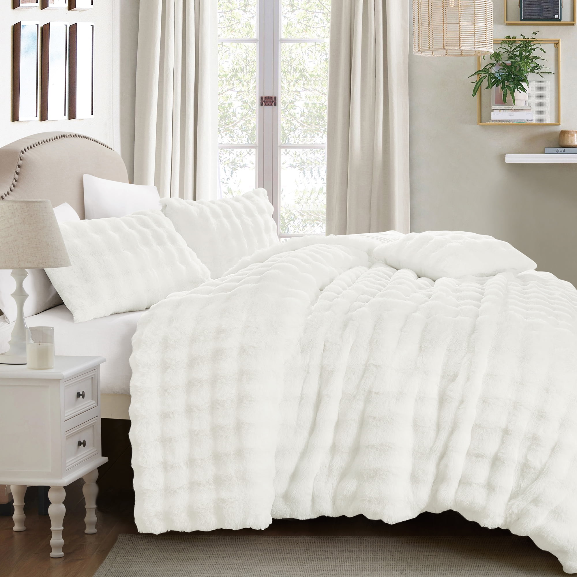 HIG 4-Piece White Faux Fur Comforter Set – Soft Cozy Bubble Texture, All-Season Bedding, Includes Comforter, 2 Shams & 1 Decorative Pillow, Queen