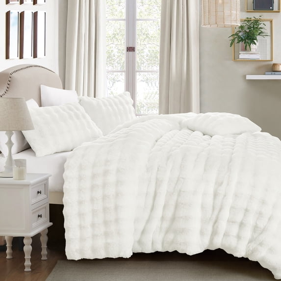 HIG 4-Piece White Faux Fur Comforter Set – Soft Cozy Bubble Texture, All-Season Bedding, Includes Comforter, 2 Shams & 1 Decorative Pillow, Queen