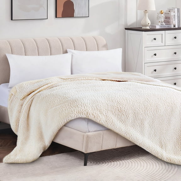 HIG Ultra-Soft Faux Fur Blanket – Cozy, Luxurious 100% Polyester Throw for Bedroom & Living Room