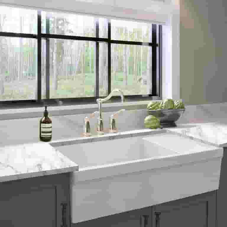 Highpoint Collection Fireclay Farmhouse Kitchen Sink with In-Built