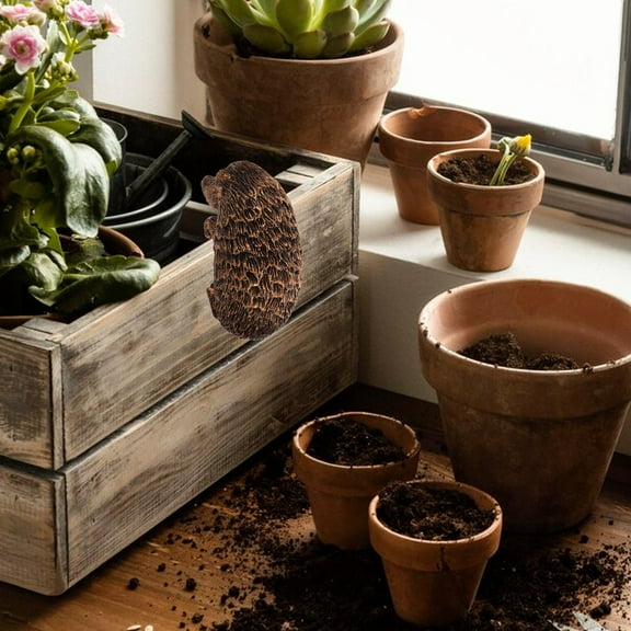 HINTRMENT Fade- Resin Hanging Statue 1Set Dark Brown for Garden Animals Outdoor Decor 11In