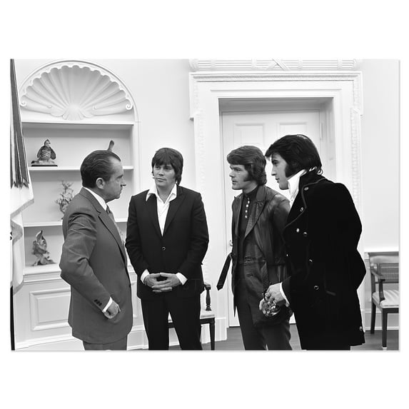 HISTORIX Vintage 1970 President Richard Nixon Photo Print - Old Photo of President Nixon with Elvis Presley Delbert West & Jerry Schilling