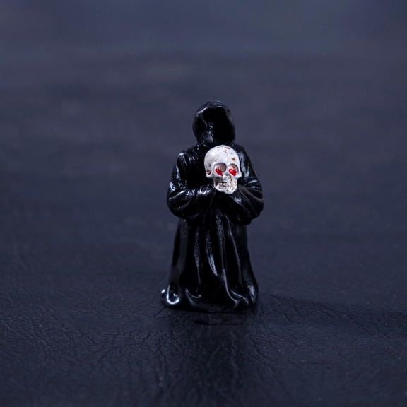 HOARBOEG 10Pcs Halloween Miniature Figurines, Dark-Tone Resin Tabletop Decor, Halloween Decorations, Set of Mini Models for Shelf, Desk, or Candle Displays