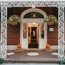 HOARBOEG 2-Piece Christmas Basket Wreath Set with Hanging Basket and Festive Wreath Decor for Indoor and Outdoor Holiday Decoration, Ideal Gift for Christmas Season Home Decor