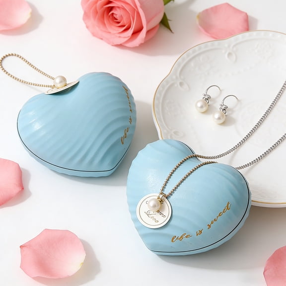 HOARBOEG Valentine's Day Candy Box Empty Tin - 2 Pack Small Heart Shape Wedding Favor Candy Box with Handle, Portable Mini Gift Box for Candy, Jewelry, Snacks, Shower, Bridal Party