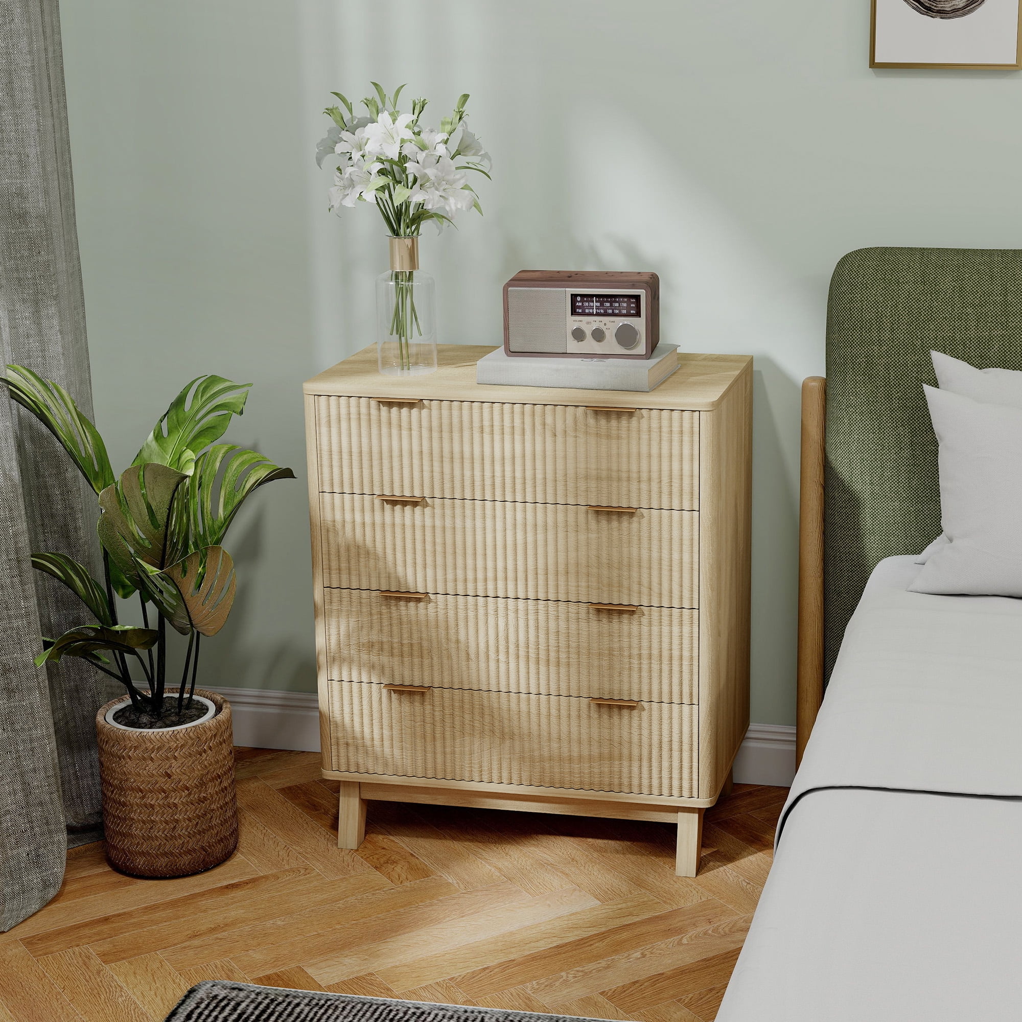HOMCOM Fluted Dresser for Bedroom with 4 Drawers, Chest of Drawers with Gold Finger Pulls and 4 Wood Legs, Natural Wood