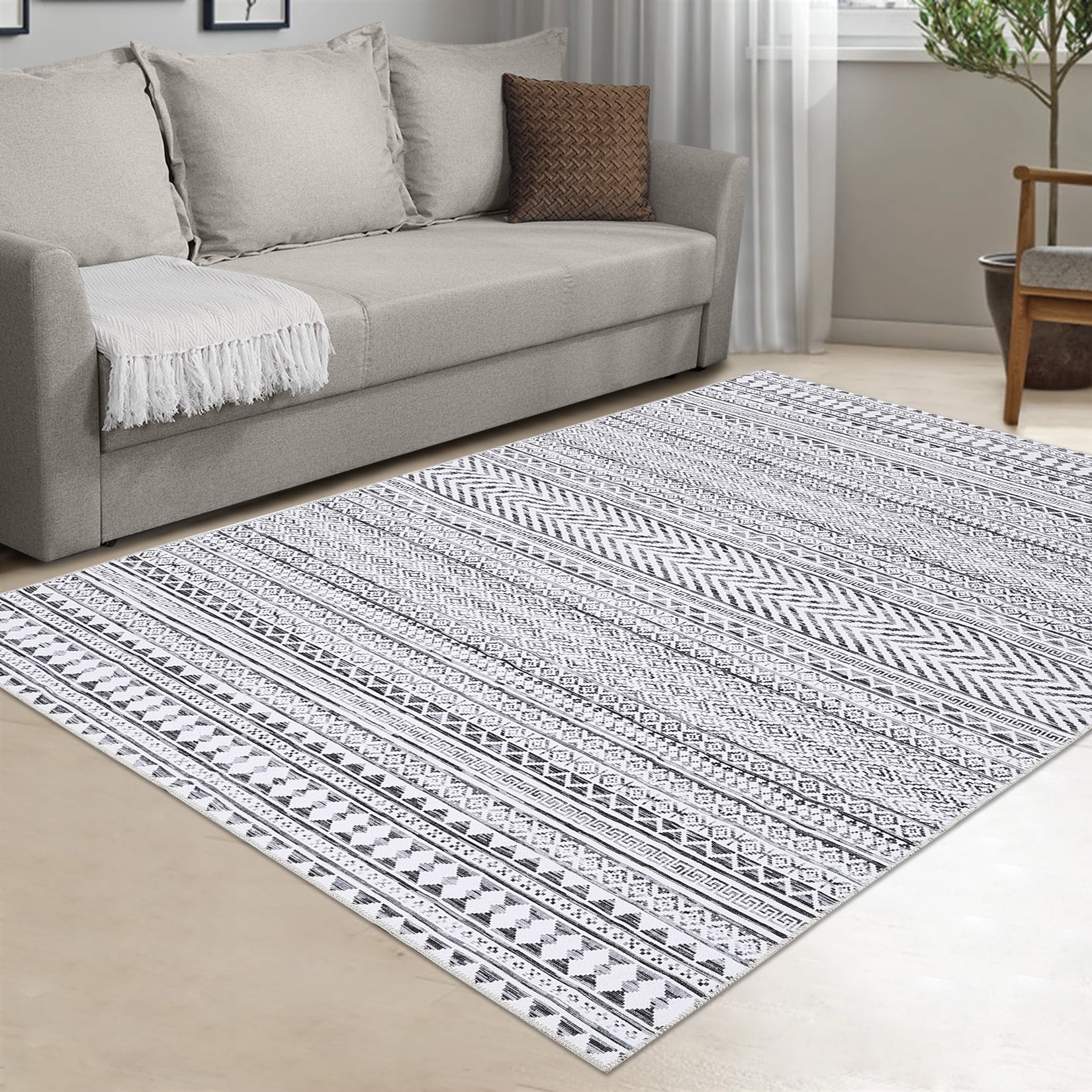 Gray Geometric Chenille Washable 5' x 7' Area Rug