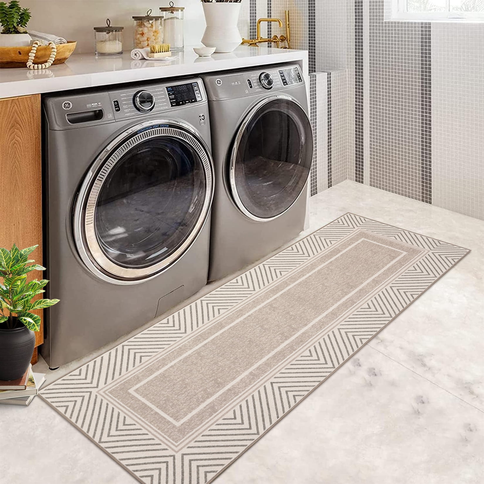HOMERRY Geometric bordered Runner Rug 2' x 6'&nbsp;for Living Room Floor Cover for Hallway, Brown