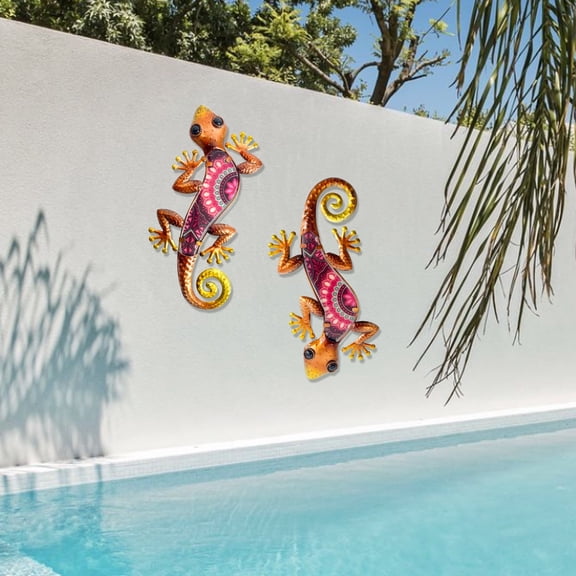 HONGLAND Metal Outdoor Wall Decor 2Pcs Gecko Wall Decoration Lizard Metal Hanging Wall Art Glass Sculpture for Garden Yard Patio Fence (Red)