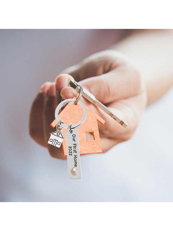 1 Set Housewarming Keychain Metal House Keychain Silver for First-time Homeowners