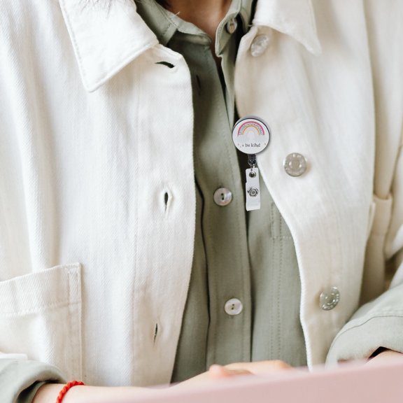 HONMEET 2Pcs Assorted Color Retractable Badge Clips Alligator Clip Badge Holder for Office