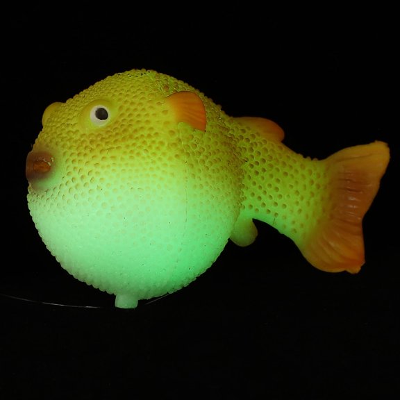 HONMEET Aquarium Decoration Yellow Plastic Small Puffer Fish Fluorescent Effect for Fish Tank Decoration