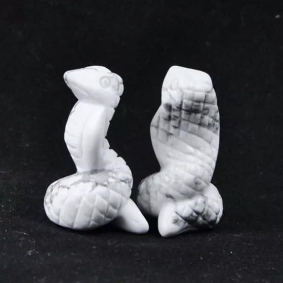 HOOUN 1.5" Natural Crystal Snake Carved Quartz Stone Serpent Rock Healing Reiki Decor-Howlite-1PC (Random Pick)