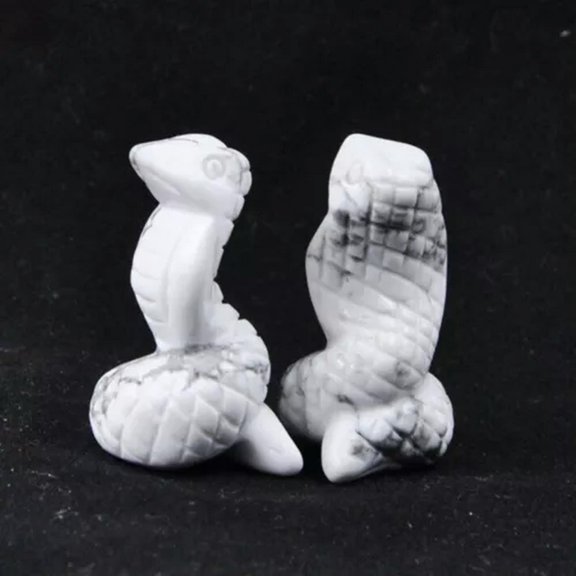 HOOUN 1.5" Natural Crystal Snake Carved Quartz Stone Serpent Rock Healing Reiki Decor-Howlite-1PC (Random Pick)