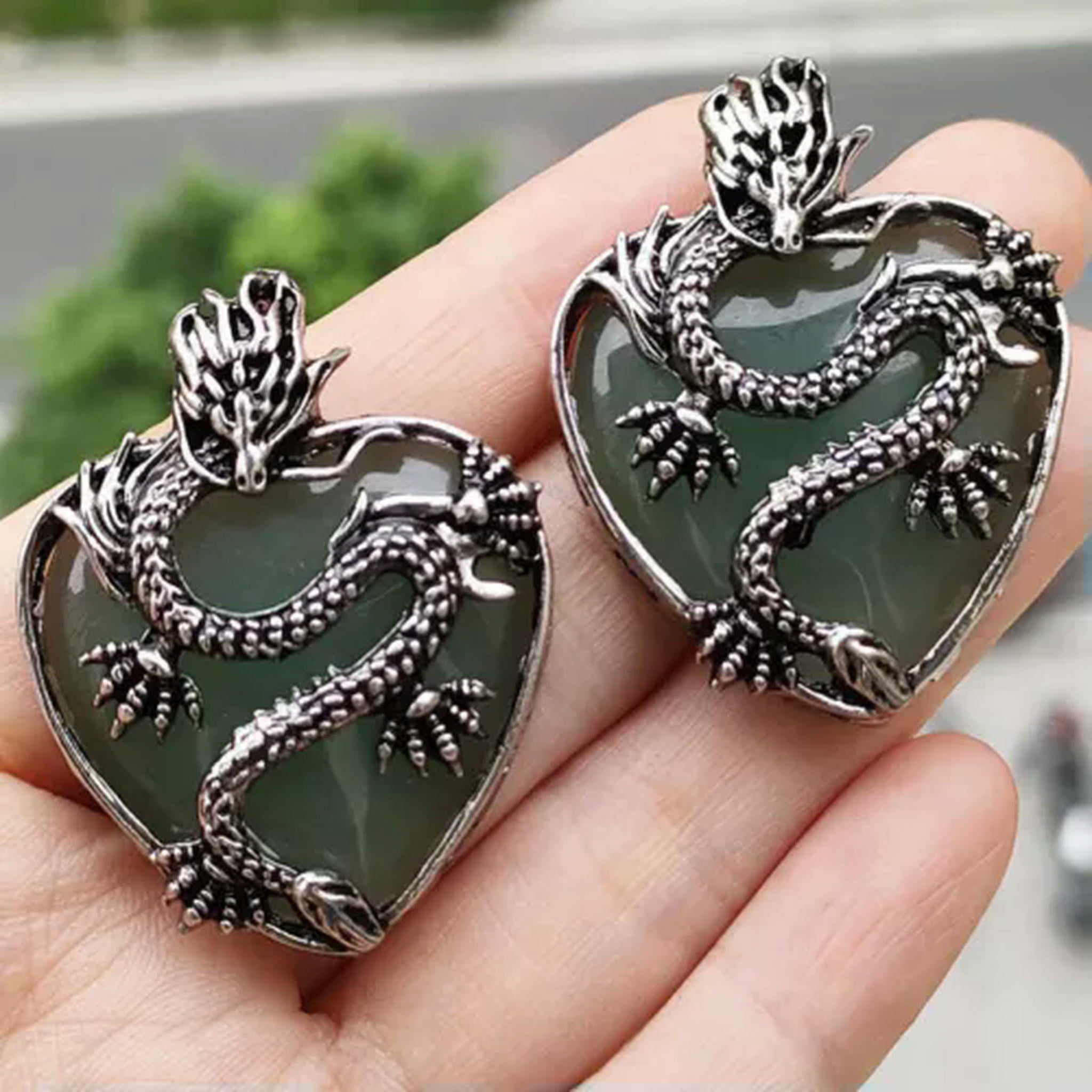 HOOUN 10pcs Green Aventurine Stone Gems Dragon Pendants Magic Reiki Healing Amulet