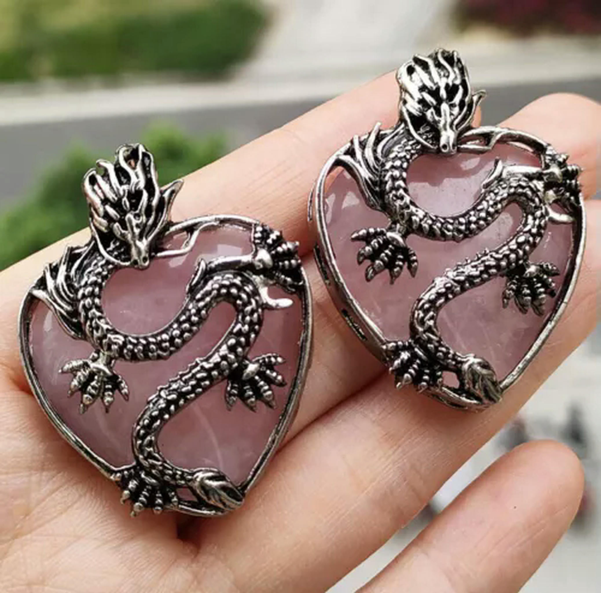 HOOUN 10pcs Natural Rose Quartz Stone Gems Dragon Pendants Magic Reiki Healing Amulet