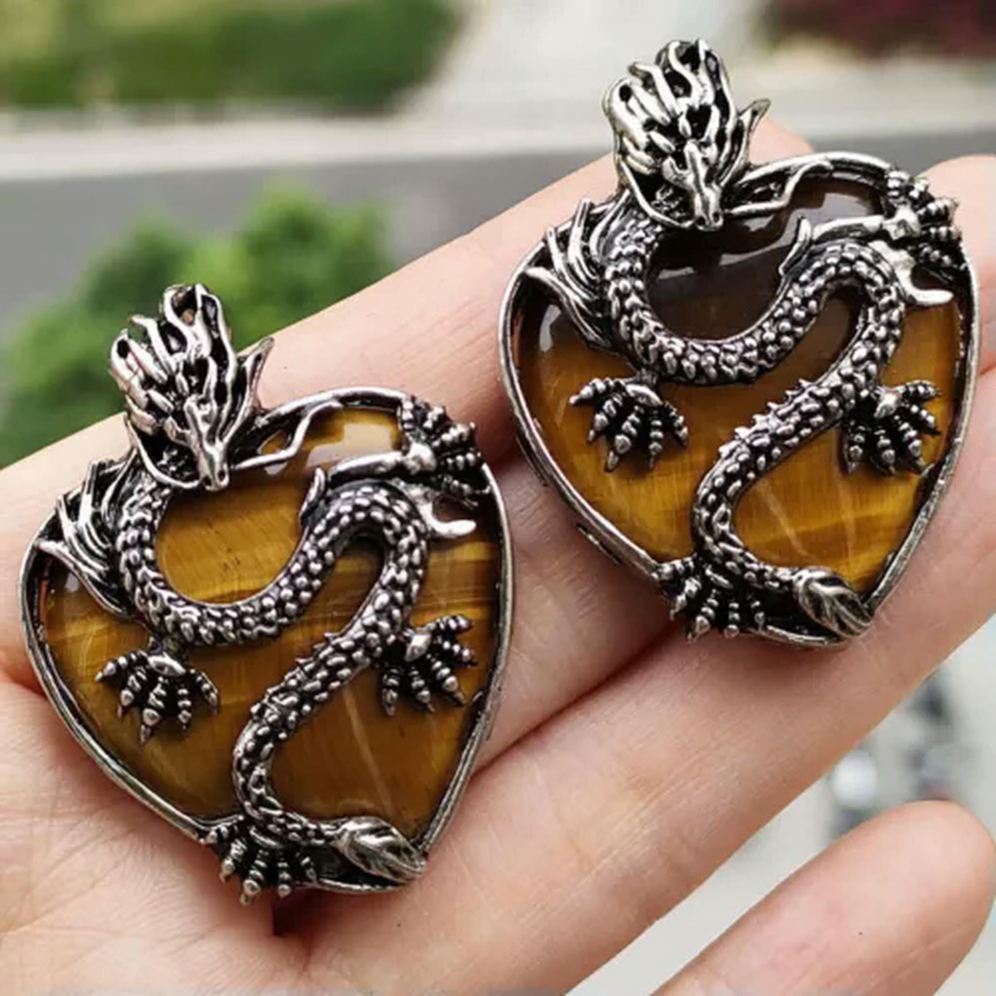 HOOUN 10pcs Natural Tiger Eye Stone Gems Dragon Pendants Magic Reiki Healing Amulet