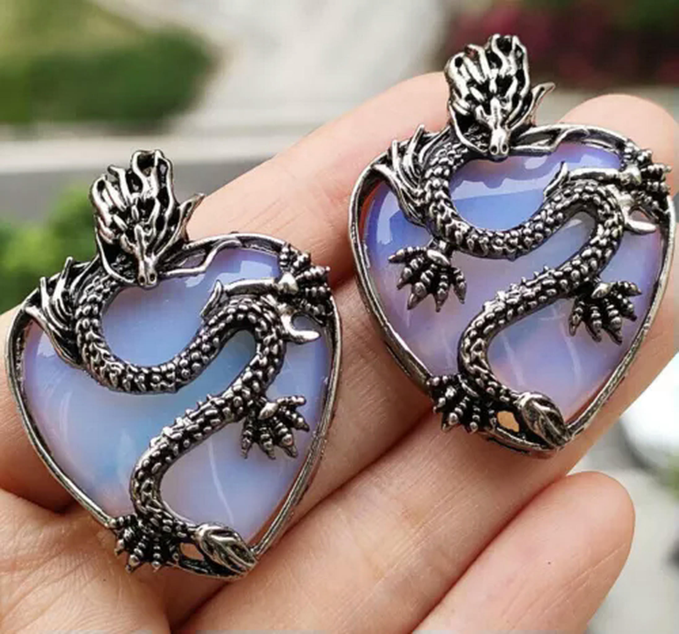HOOUN 10pcs Opal Stone Gems Dragon Pendants Magic Reiki Healing Amulet