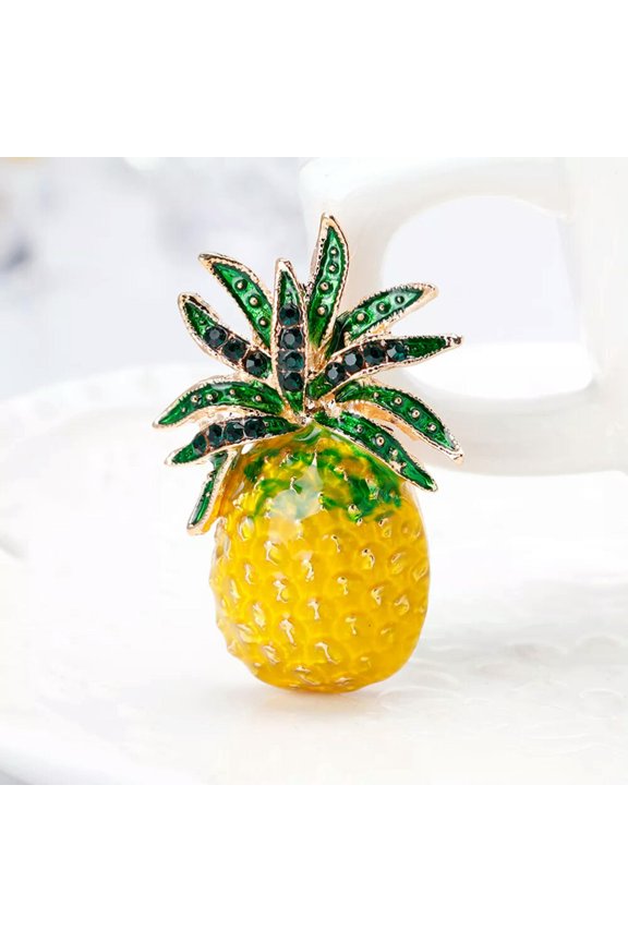 2Pcs Lovely Pineapple Shaped Brooch Alloy Decorative Breastpin Clothes Pin for