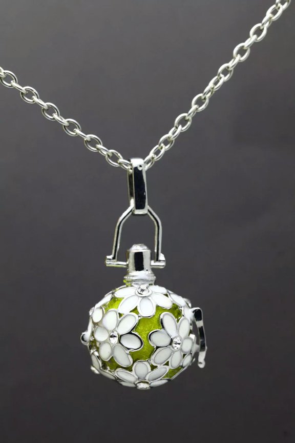 Aromatherapy Essential Oil Diffuser Lovely Floral Ball Lockets Pendant Necklace