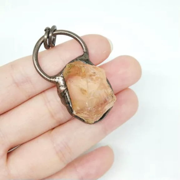 HOOUN Natural Crystal Pendant Sun Stone Triangle Clear Quartz God Retro Chakra Vintage-1PC(Random Pick)-#5 Raw Stone Citrine