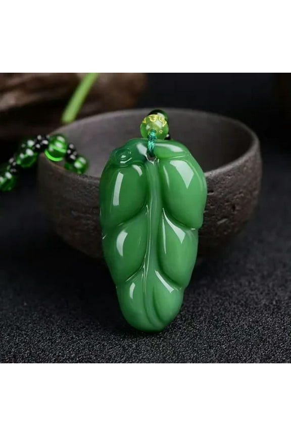 Natural Green Jade Necklace Pendant Hand-Carved Lucky Amulet Chain Chic Gift new-leaf