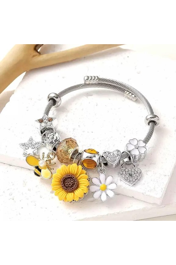 Vintage Handcrafted Resin Daisy Sunflower Bracelet Leather Adjustable Strap Gift
