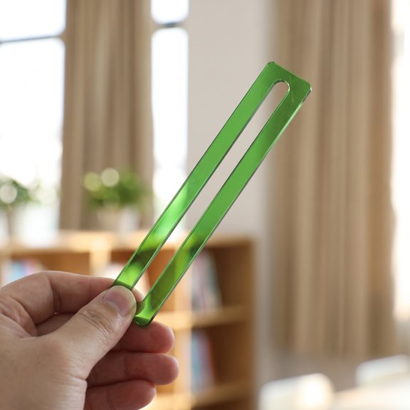 HOOWIFFY 10Pcs Acrylic Reading Highlight Strips with Straight Edge Guide for Daily Reading Green