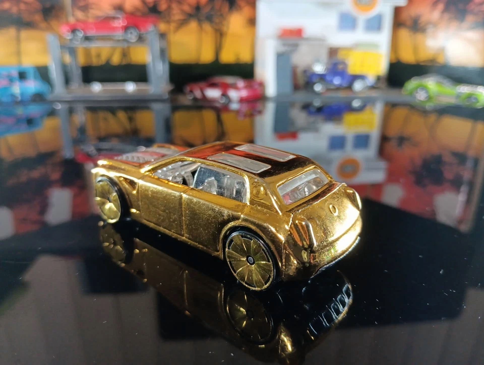 HOT WHEELS-1/64 Gold Chrome Diecast-Unobtainium 1 Car-Malaysia 2007
