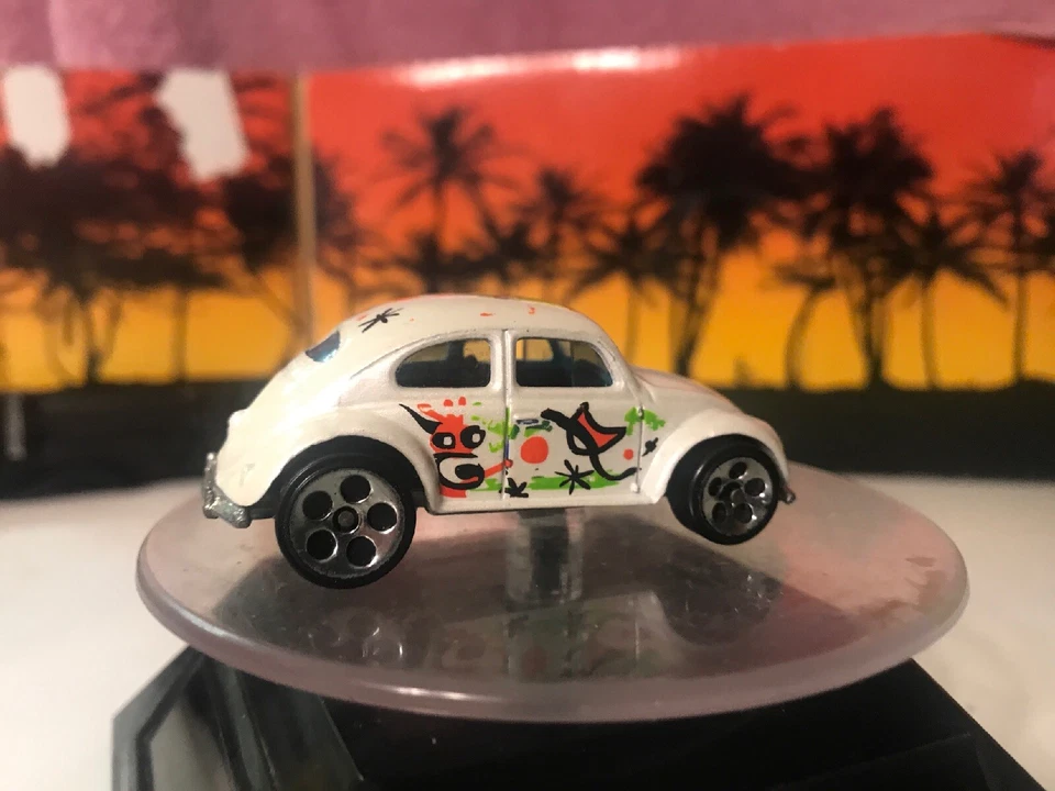 HOT WHEELS VW BUG VOLKSWAGEN BEETLE #731 FROM THE 1998 ARTISTIC LICENSE SERIES