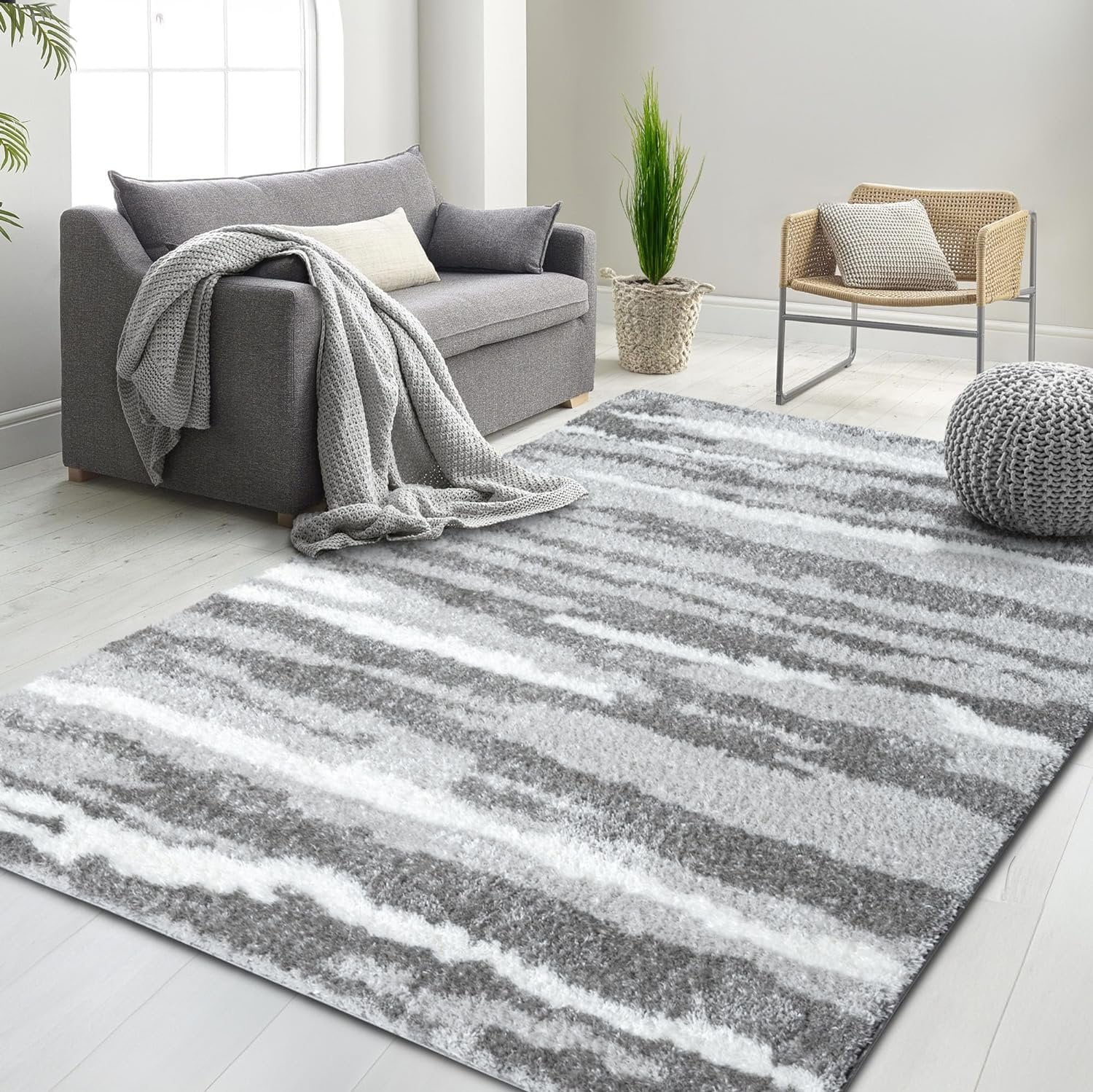 HR Luxurious Grey and White Geometric Shag Rug Soft High Pile, Non