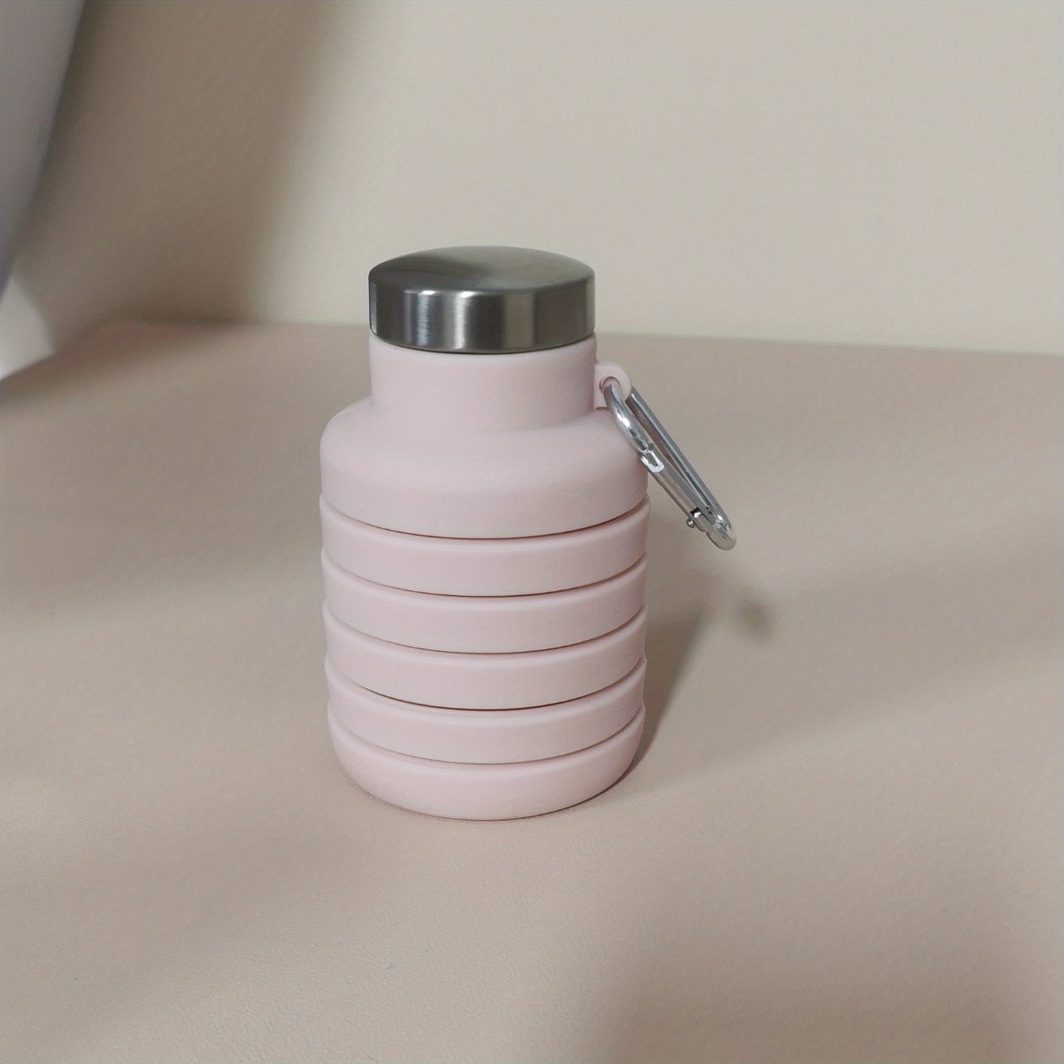 HYYANGUWENTI Collapsible and Lightweight Foldable Silicone Water Bottle