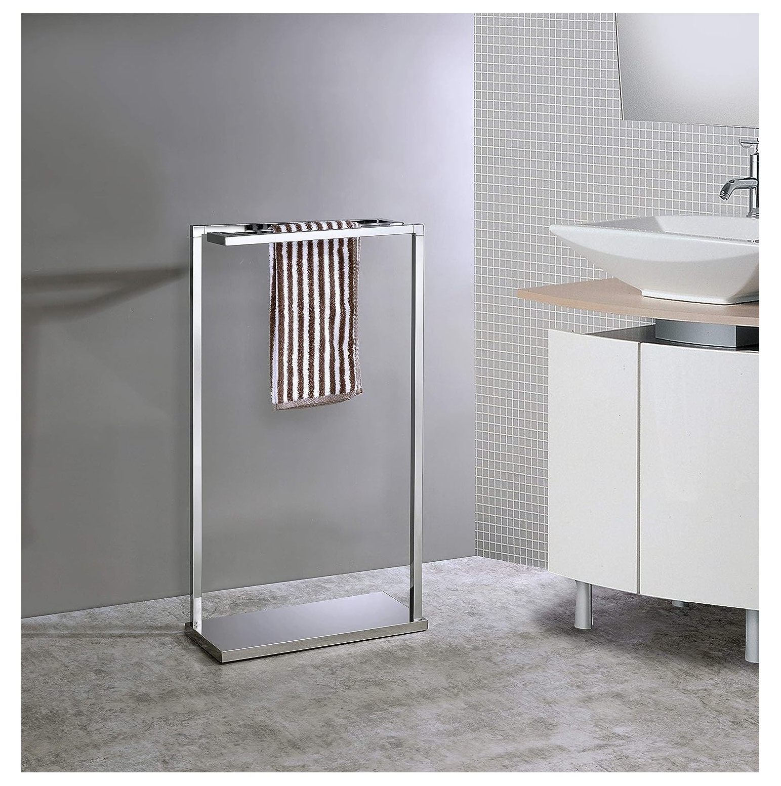 HYYYYH 3 Tier Chrome Metal Freestanding Towel Rack Stand for Bathroom, Bedroom, Laundry Room