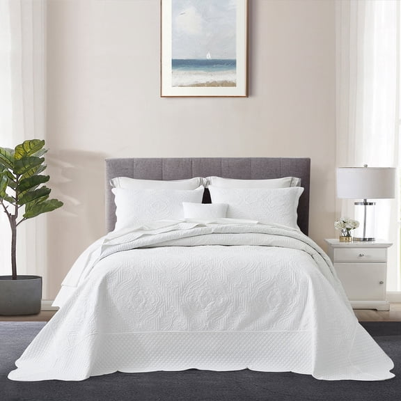 HZ & HY Oversized King Bedspread 138x122 Extra Wide, Ultrasonic Coverlet Bedding Set, Lightweight Thin Comforter, Reversible, 5 Piece, 100% Microfiber, California/Alaskan King, White
