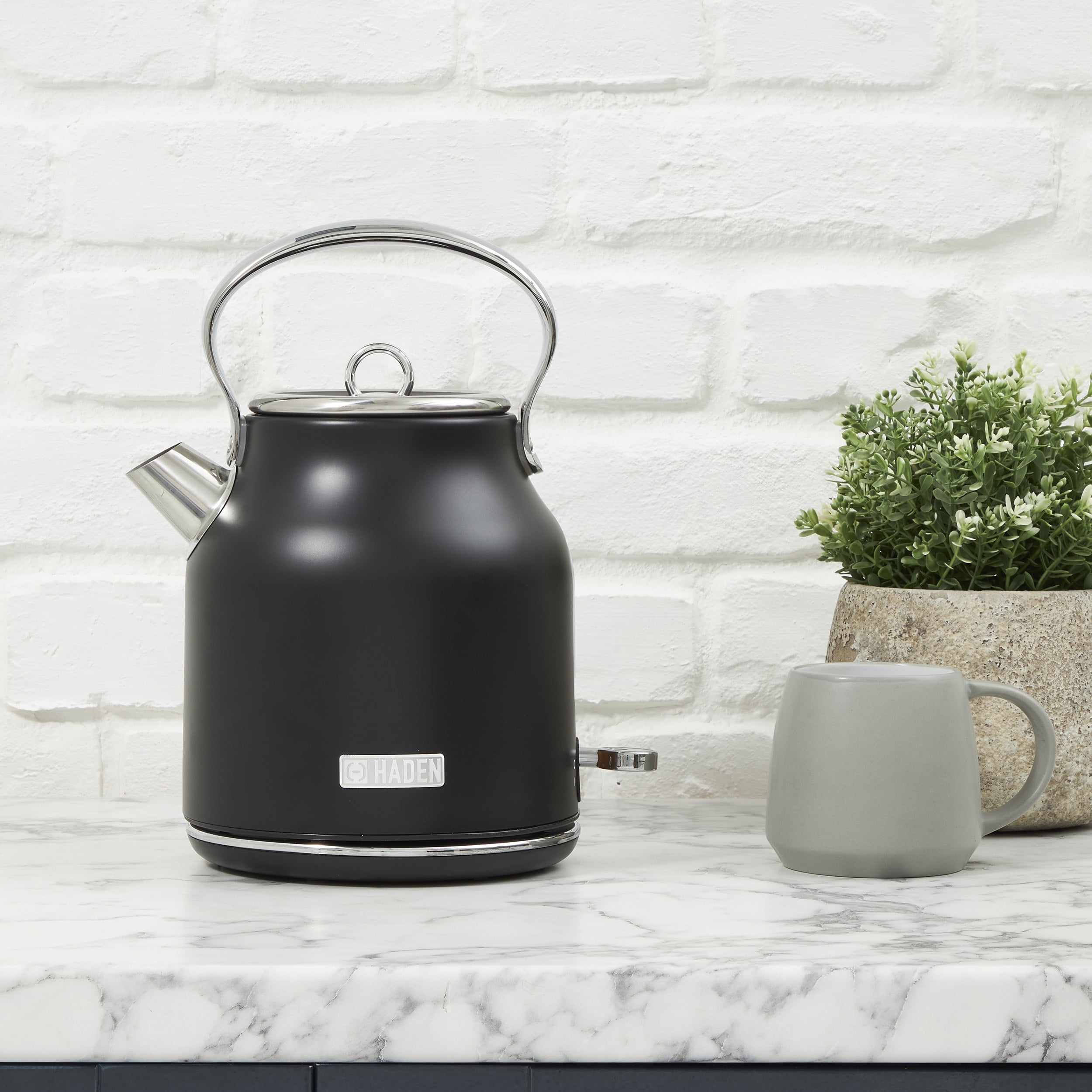 HADEN Dorchester Matte Black Electric Tea Kettle + Reviews