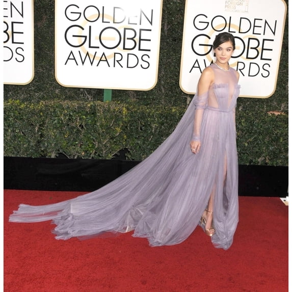 Hailee Steinfeld At Arrivals For 74Th Annual Golden Globe Awards 2017 - Arrivals 2 The Beverly