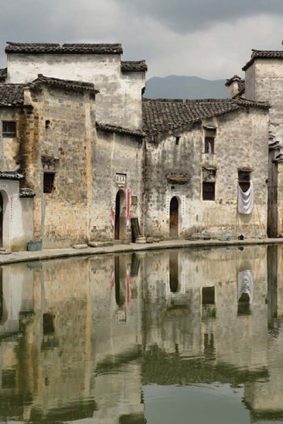 Half Moon Pond Hong Cun Village Yi County China Canvas Art - Adam Jones DanitaDelimont (11 x 17)