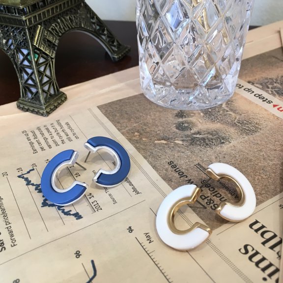 Half Moon Stud earrings