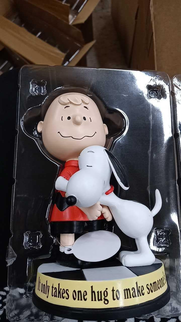Hallmark Peanuts Figurine - Charlie Brown & Snoopy 'Make Hallmark Peanuts Figurine - Charlie Brown & Snoopy 'Make