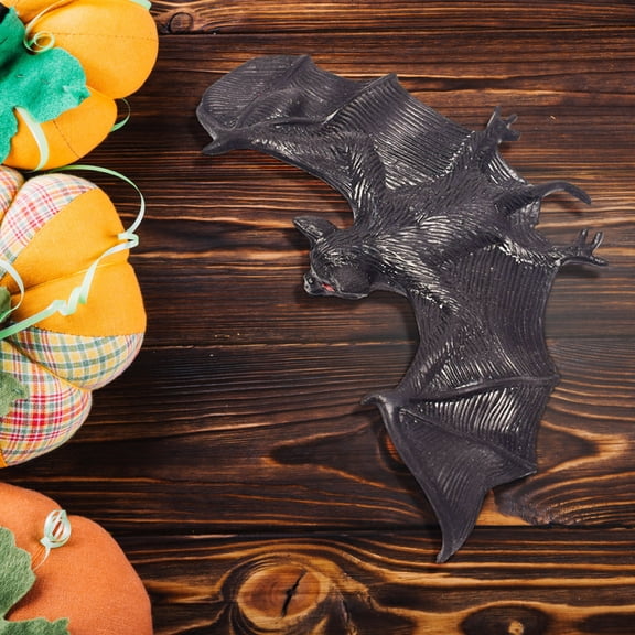 Halloween Bat Hanging Decoration, Realistic Flying Bat Prop with Easy Hanging Design Creepy Display, Horror Party Decor for Ghost Houses Ceilings Doorways Halloween Events and Bar Decorations
