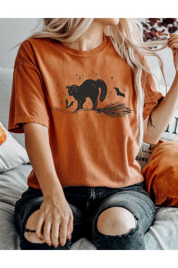 Halloween Cat Shirt, Retro Halloween Shirt, Black Cat Shirt, Spooky Cat Mom Shirt, Spooky Season Shirt, Halloween Tshirt TH100615