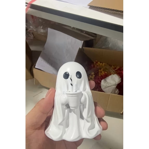 Halloween Decor Ghost Figurine Spooky Resin Statue, Finger Ghost Ornaments, Halloween Decorations for Indoor Home Gifts, Vintage Goth Office Table Bookshelf Decor