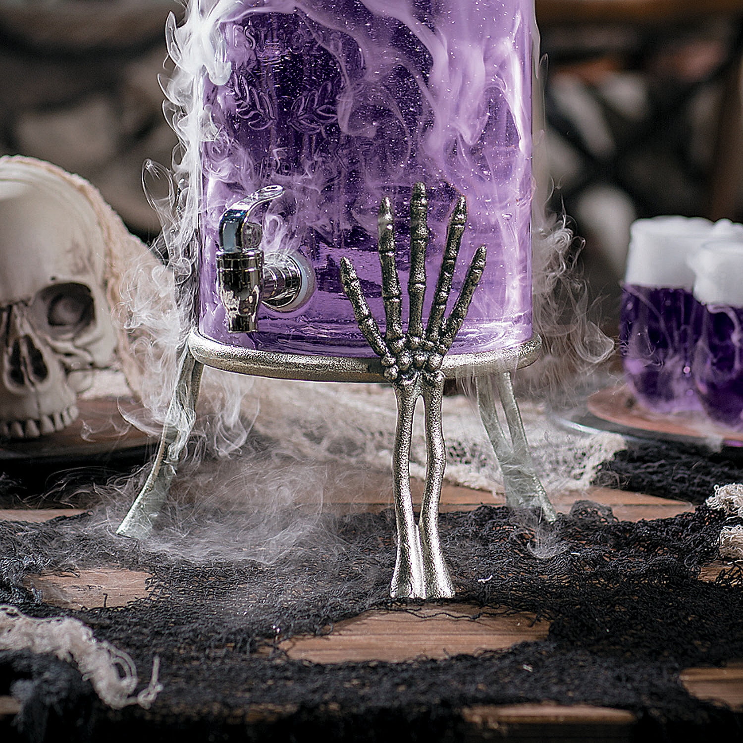 https://i5.walmartimages.com/seo/Halloween-Drink-Dispenser-Stand-Home-Decor-1-Piece_5e610082-1816-480b-829e-f5bb22929255_1.34351db13b0490e8d15b66ed9a574c2d.jpeg