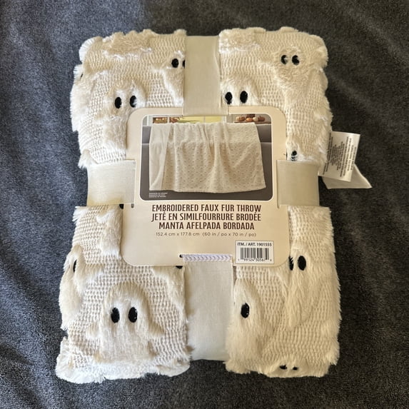 Halloween Faux Fur Throw with Halloween Embroidery, Cozy Warm Decorative Blanket for Sofa Couch Bed, Soft Plush Fall Home Decor Accent, Spooky Seasonal Gift(39.4"*59",Ghost)