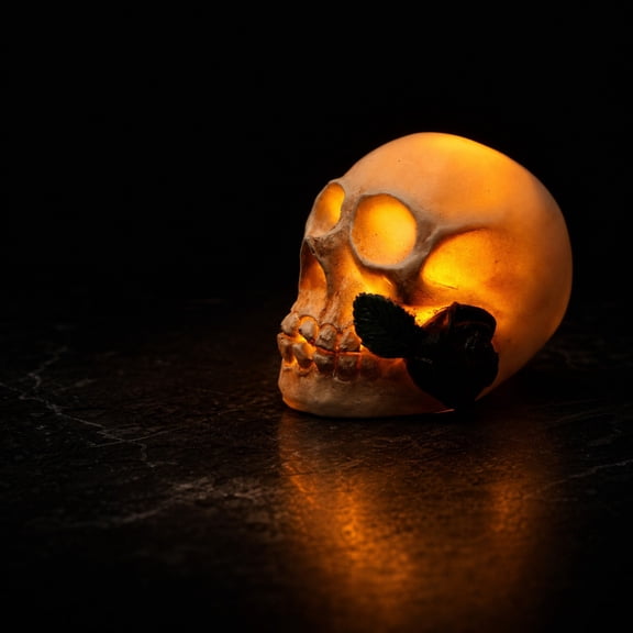Halloween Resin Skull LED Candle Lamp, Scary Decorative Spooky Light Prop, Summer Gothic Home Decor for Restaurant, Bedroom, Bar, Mantel, Holiday Party Atmosphere & House Decoration, A