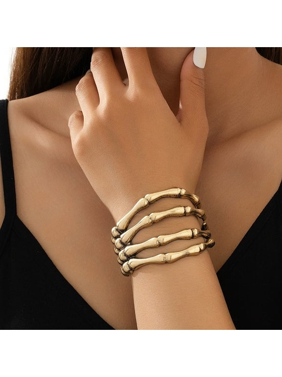 Halloween Skeleton Hand Cuff Bracelet for Women, Vintage Hollow Skull Claw Metal Bangle, Gothic Punk Statement Jewelry for Halloween Party and Cosplay