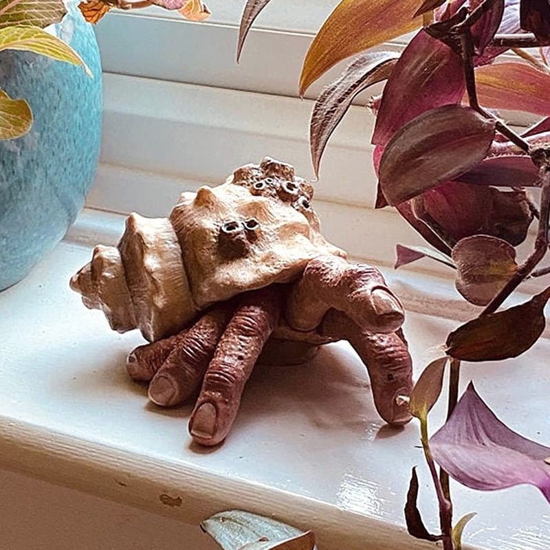 Halloween Skull Snail,Skull Sculpture，Gothic Home Decor Resin Crafts Outdoor Garden Yard Decoration Skull Art Sculpture Ornament Patio Lawn Yard Office Decorations Gift