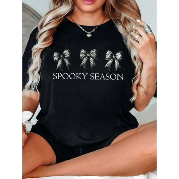 Halloween Spooky Season Bow Graphic T-Shirt – Cute Gothic Aesthetic Tee for Women